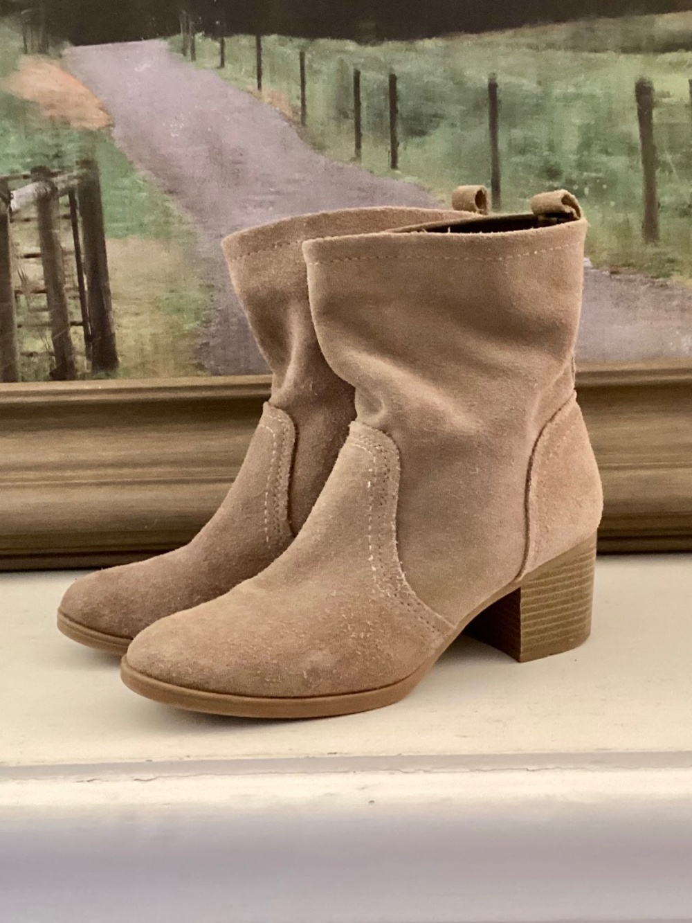 Womens's 8 M WHITE MOUNTAIN BERNATA Leather Suede Slouch boots Booties Taupe